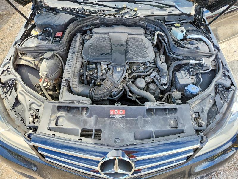 Photo 11 from auction – 2014 MERCEDES-BENZ C with VIN WDDGF8AB2EA950928
