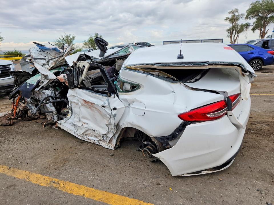 Foto 2 de la subasta – 2017 FORD FUSION con VIN 3FA6P0LU3HR408787