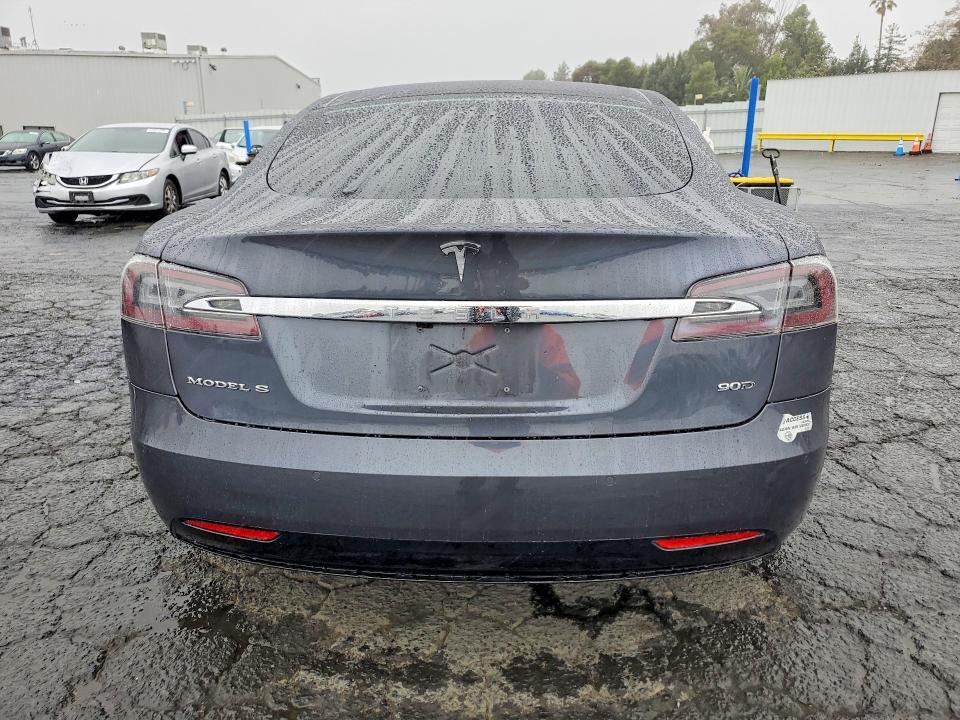 Photo 6 from auction – 2016 TESLA MODEL S with VIN 5YJSA1E26GF139518