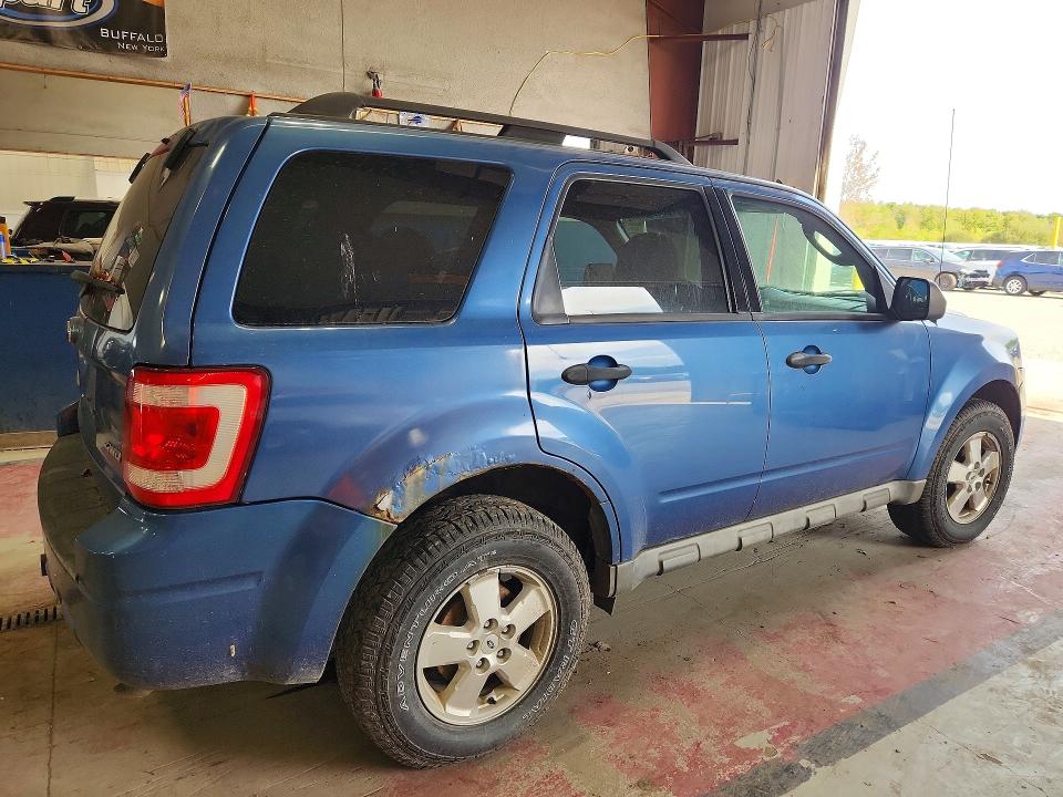 Photo 3 from auction – 2009 FORD ESCAPE with VIN 1FMCU93G29KC25886