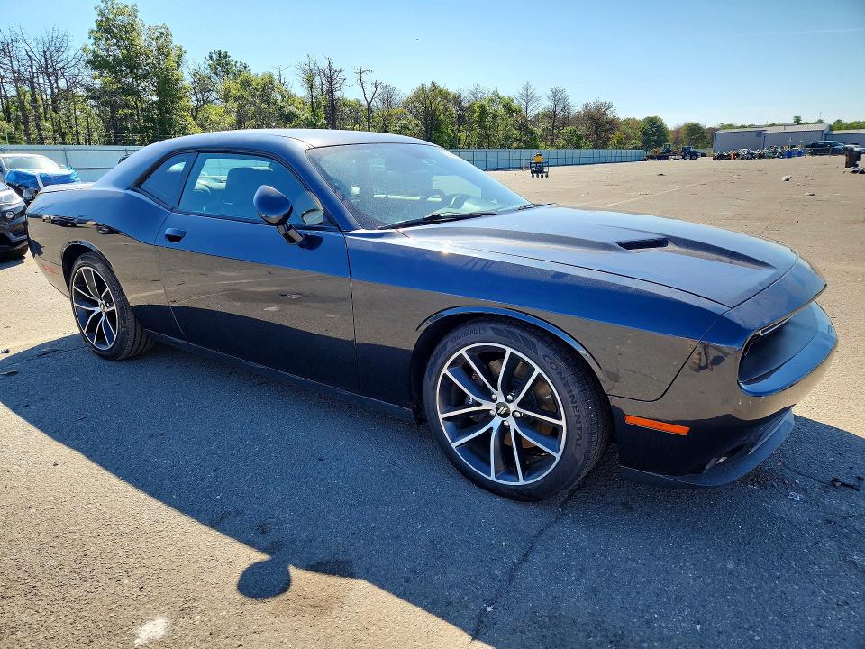 Снимка 4 от търг – 2018 DODGE CHALLENGER с VIN 2C3CDZAGXJH325502