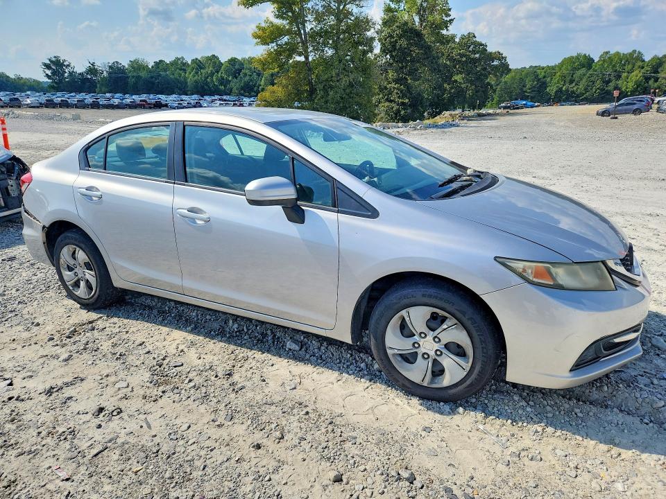 Снимка 4 от търг – 2015 HONDA CIVIC с VIN 19XFB2F54FE057790