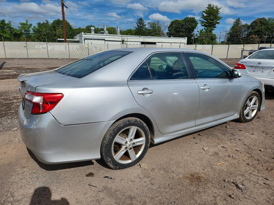 Снимка 3 от търг – 2012 TOYOTA CAMRY с VIN 4T1BF1FK8CU601803