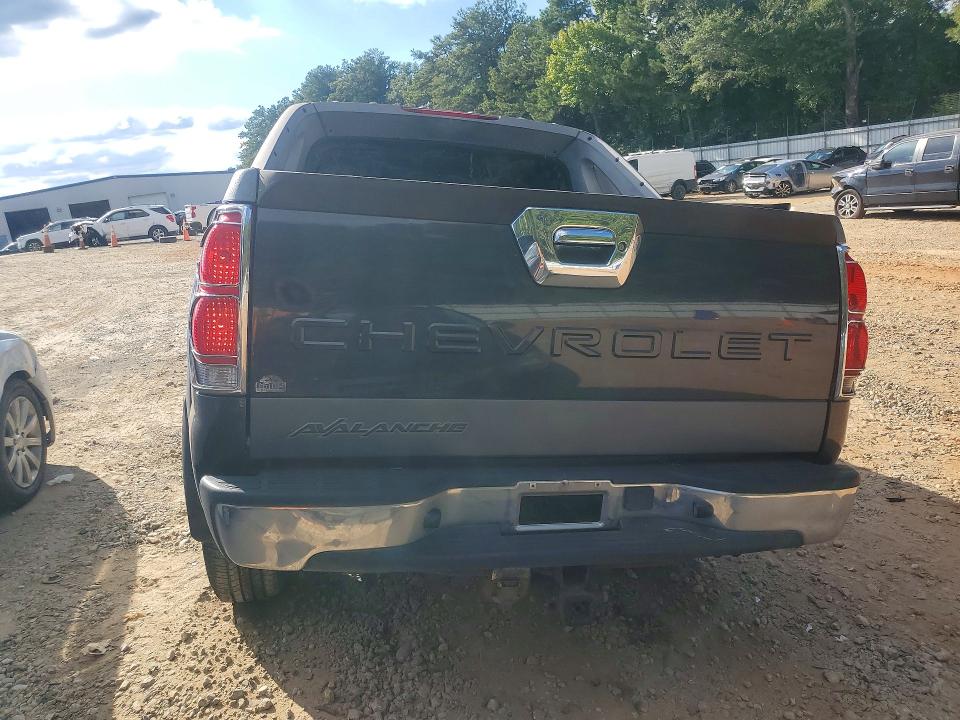 Снимка 6 от търг – 2005 CHEVROLET AVALANCHE с VIN 3GNEK12Z65G173730