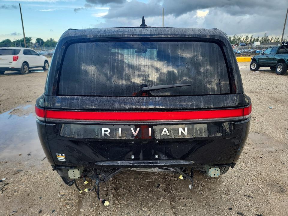 Photo 6 from auction – 2023 RIVIAN R1S with VIN 7PDSGABA7PN003807