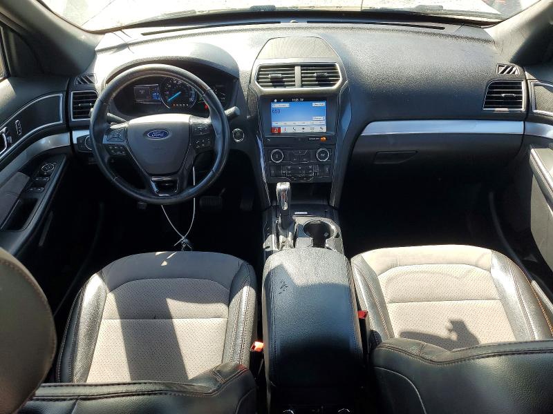 Zdjęcie 8 z aukcji – 2017 FORD EXPLORER z VIN 1FM5K8D81HGD04743