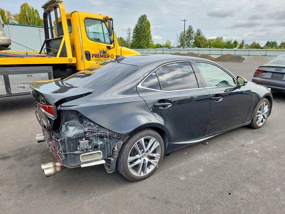 Foto 3 de la subasta – 2020 LEXUS IS con VIN JTHA81F29L5041910
