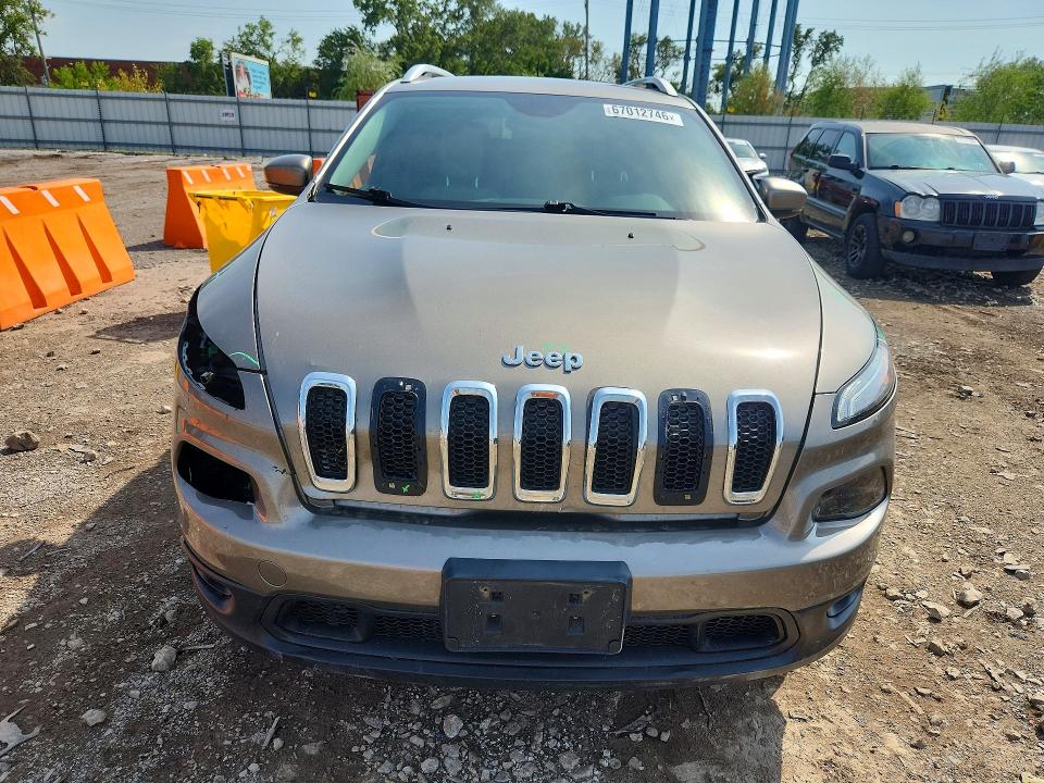 Photo 5 from auction – 2017 JEEP CHEROKEE with VIN 1C4PJMCS4HW601565