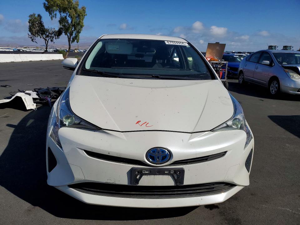 Photo 5 from auction – 2018 TOYOTA PRIUS with VIN JTDKBRFU2J3076255