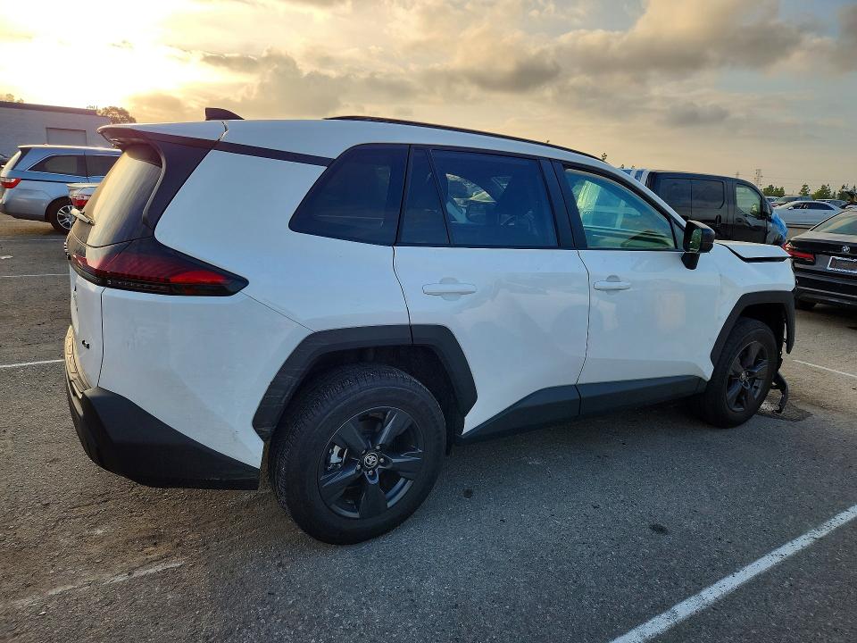Foto 3 de la subasta – 2026 TOYOTA RAV4 con VIN 2T36DRBV6TW005182