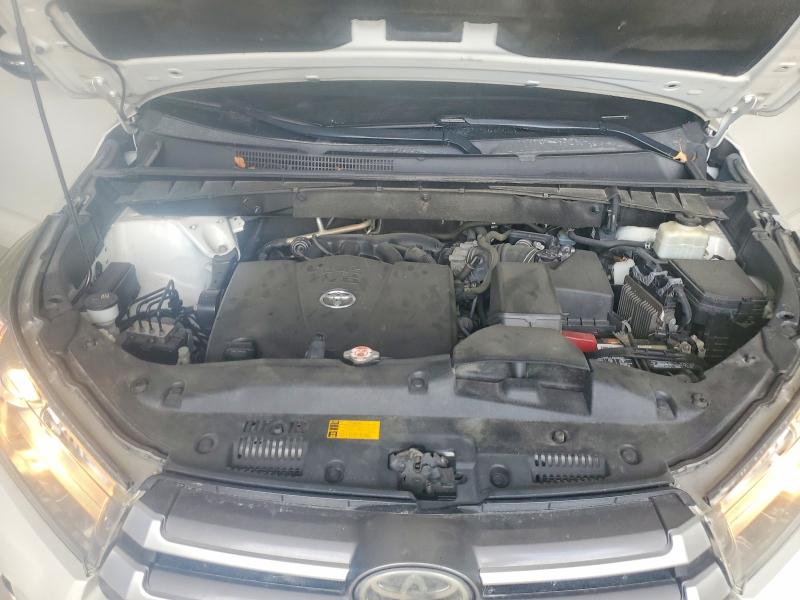 Снимка 12 от търг – 2018 TOYOTA HIGHLANDER с VIN 5TDJZRFH0JS830004