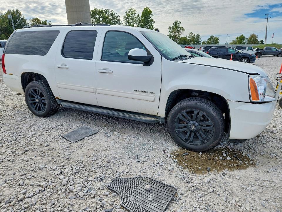 Снимка 4 от търг – 2011 GMC YUKON XL с VIN 1GKS2HE31BR255439