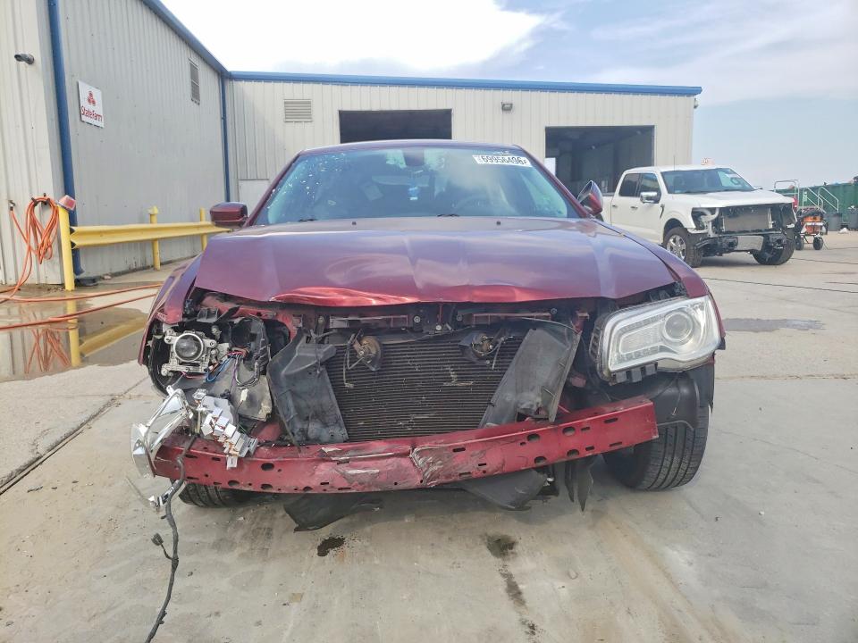 Снимка 5 от търг – 2015 CHRYSLER 300 с VIN 2C3CCAAG8FH818378