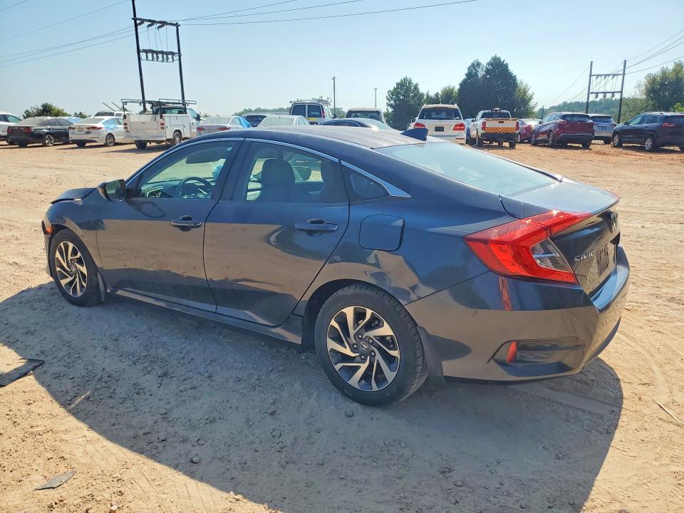 Photo 2 from auction – 2017 HONDA CIVIC with VIN 2HGFC2F76HH552838