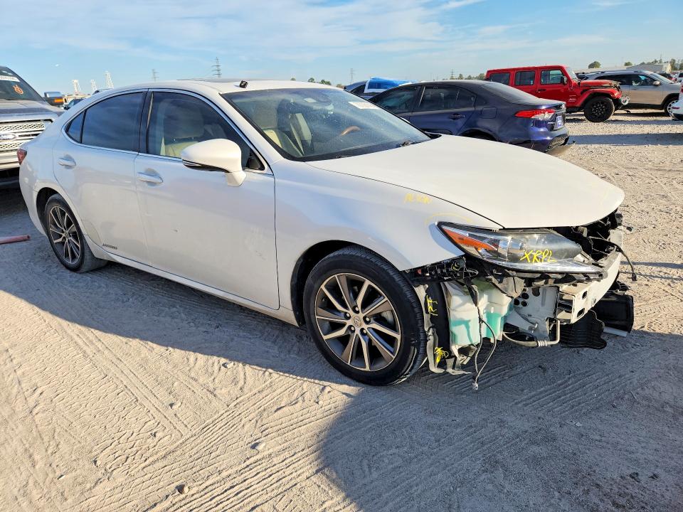 Photo 4 from auction – 2016 LEXUS ES with VIN JTHBW1GGXG2105450
