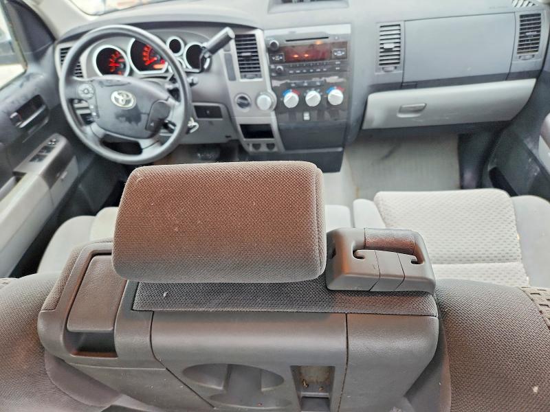 Photo 8 from auction – 2011 TOYOTA TUNDRA with VIN 5TFUM5F13BX025472