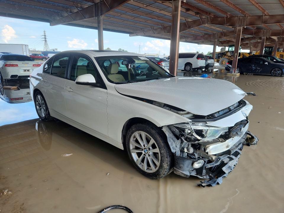 Photo 4 from auction – 2018 BMW 320 with VIN WBA8E1G57JNU91714