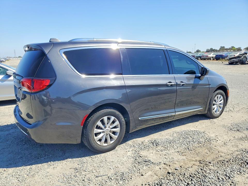 صورة رقم 3 من المزاد - 2019 CHRYSLER PACIFICA مع VIN 2C4RC1BG6KR596738