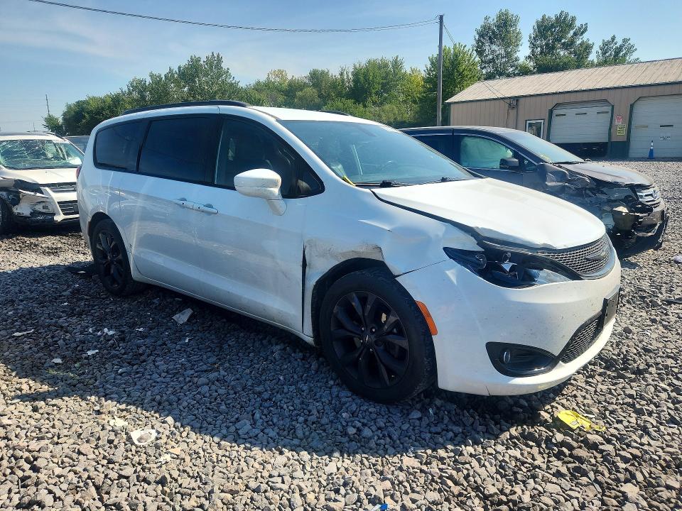 Foto 4 de la subasta – 2019 CHRYSLER PACIFICA con VIN 2C4RC1EG0KR742014
