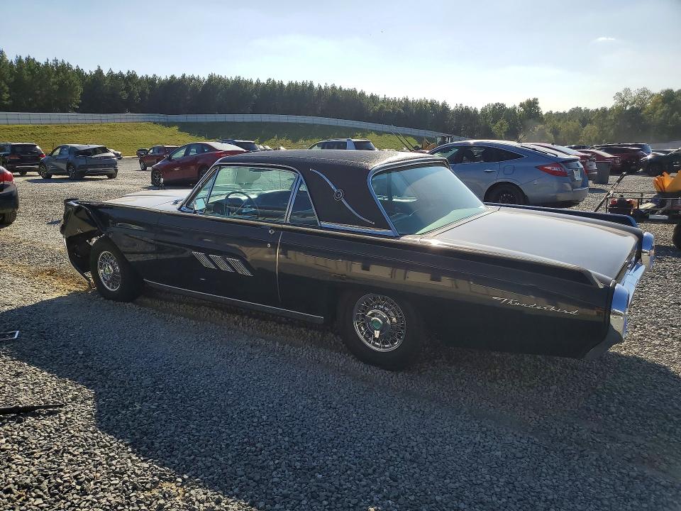 Фото 2 с аукциона – 1963 FORD THUNDERBIRD с VIN 3Y87Z111472