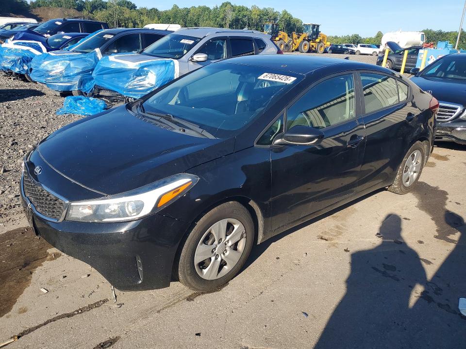 KIA FORTE 2018 مع رقم تعريف المركبة 3KPFK4A75JE282460 - صورة من المزاد