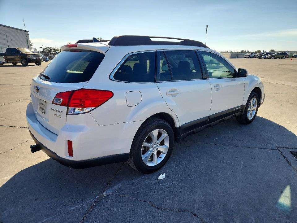 Photo 3 from auction – 2014 SUBARU OUTBACK with VIN 4S4BRBLC3E3325291