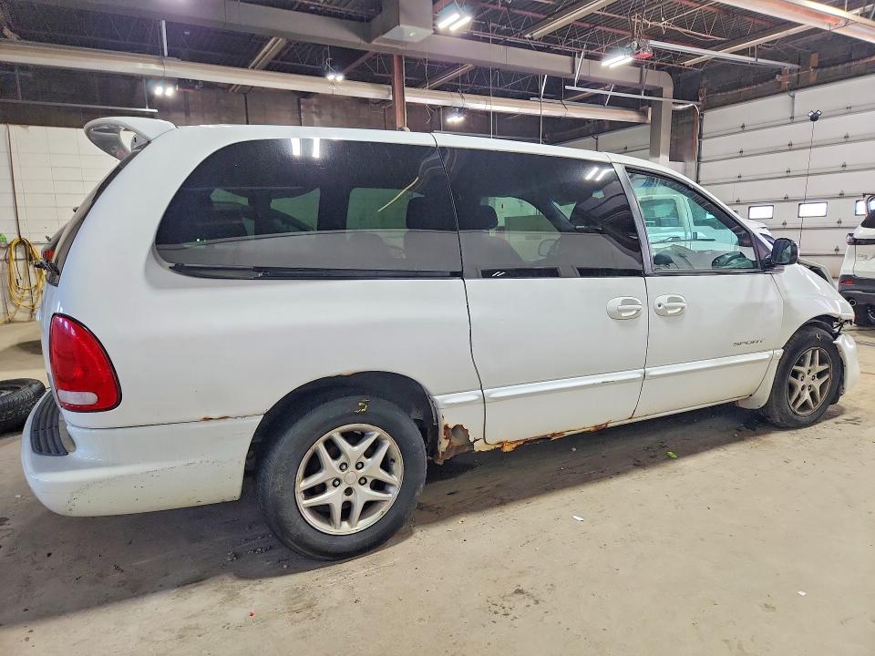 Photo 3 from auction – 2000 DODGE GRAND CARAVAN with VIN 1B4GP44G9YB807218