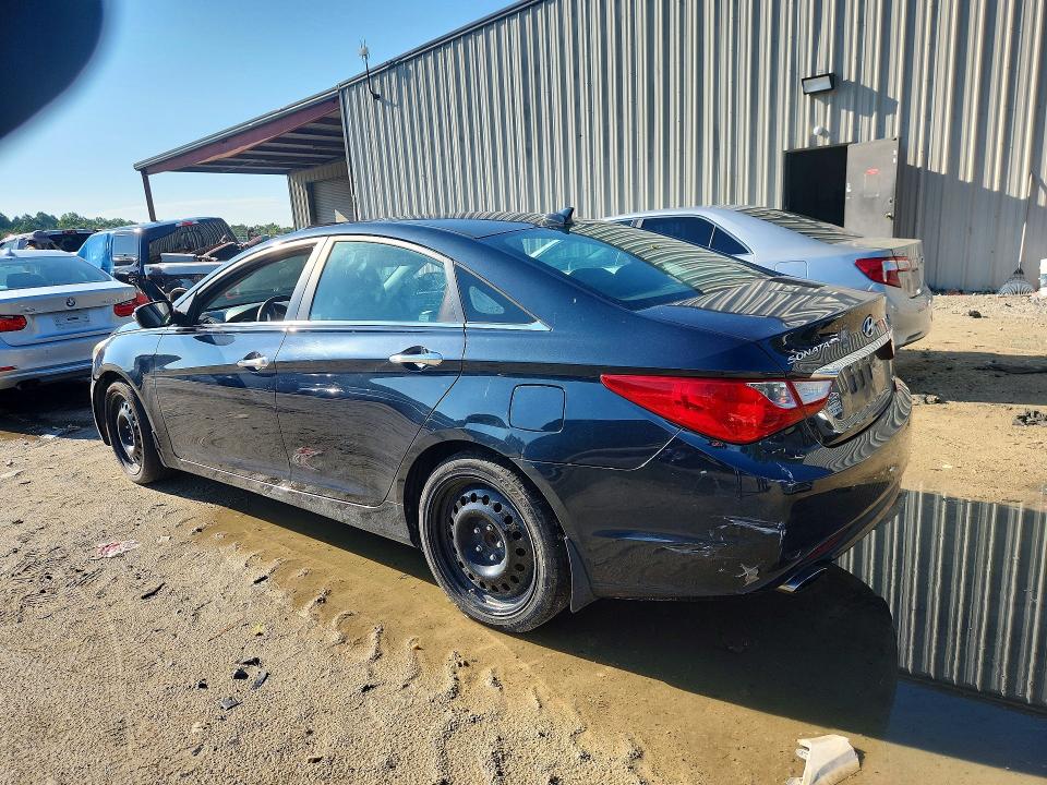 Photo 2 from auction – 2011 HYUNDAI SONATA with VIN 5NPEC4AB6BH279660