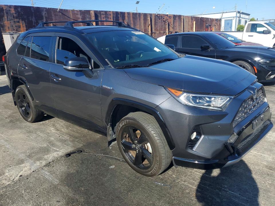 Photo 4 from auction – 2020 TOYOTA RAV4 with VIN JTMEWRFV8LD531732