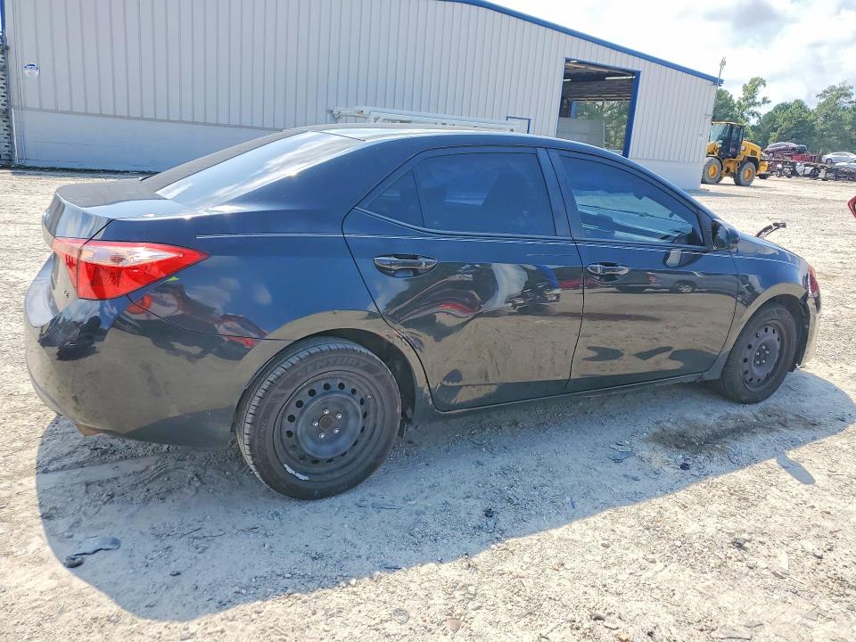 Photo 3 from auction – 2018 TOYOTA COROLLA with VIN 5YFBURHE8JP805768