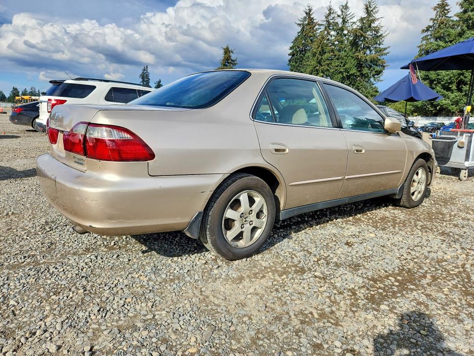 Photo 3 from auction – 2000 HONDA ACCORD with VIN 1HGCG5679YA080447