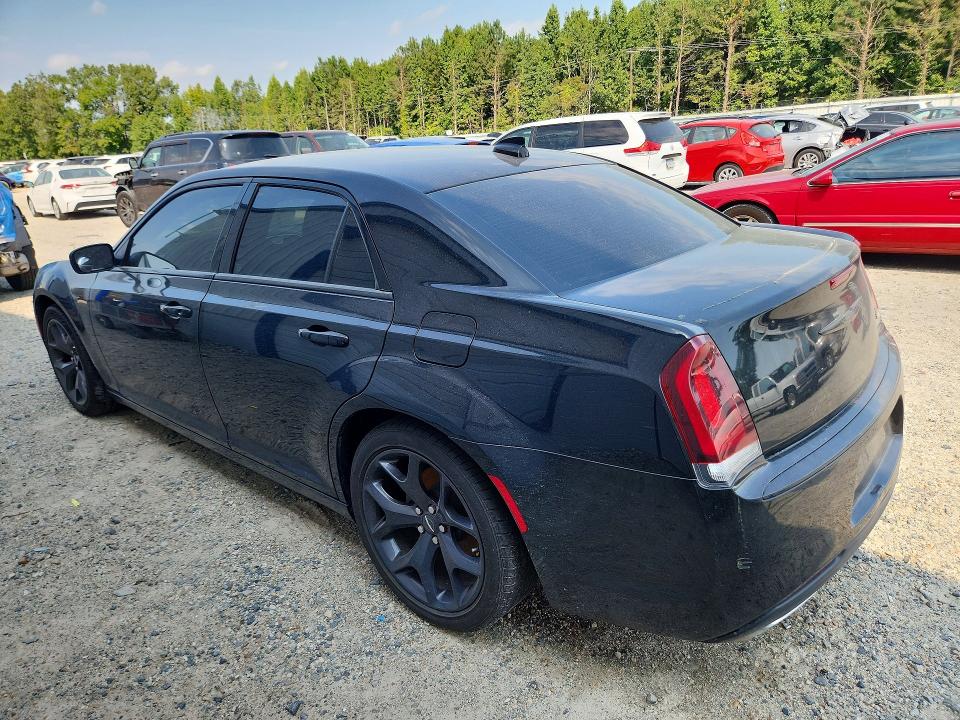 Photo 2 from auction – 2021 CHRYSLER 300 with VIN 2C3CCAAGXMH595967