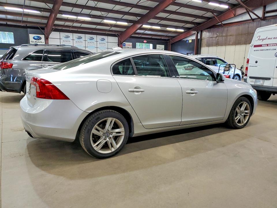 Photo 3 from auction – 2014 VOLVO S60 with VIN YV1612FH2E2290666