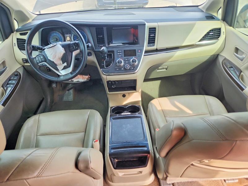 Photo 8 from auction – 2017 TOYOTA SIENNA with VIN 5TDYZ3DC9HS778675