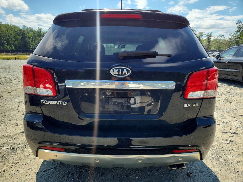 Photo 6 from auction – 2011 KIA SORENTO with VIN 5XYKW4A23BG172146