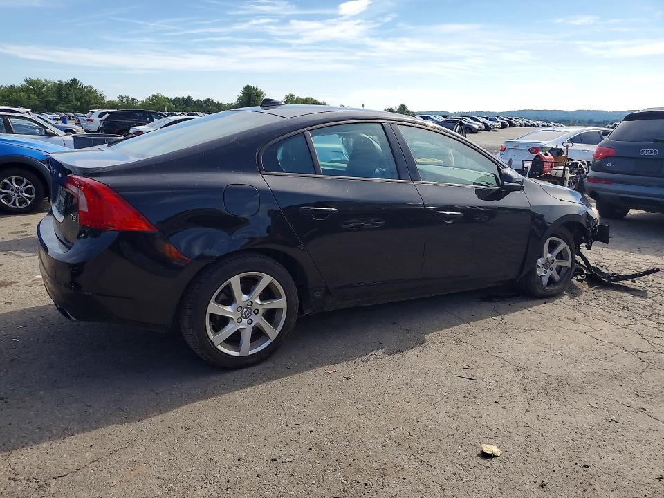 Foto 3 de la subasta – 2015 VOLVO S60 con VIN YV140MFJ4F1350544