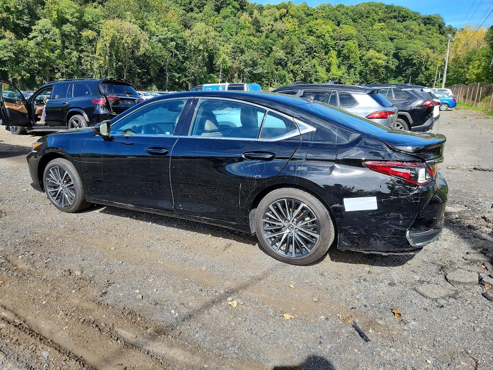 Foto 2 de la subasta – 2024 LEXUS ES 250 con VIN 58AD11D12RU013138