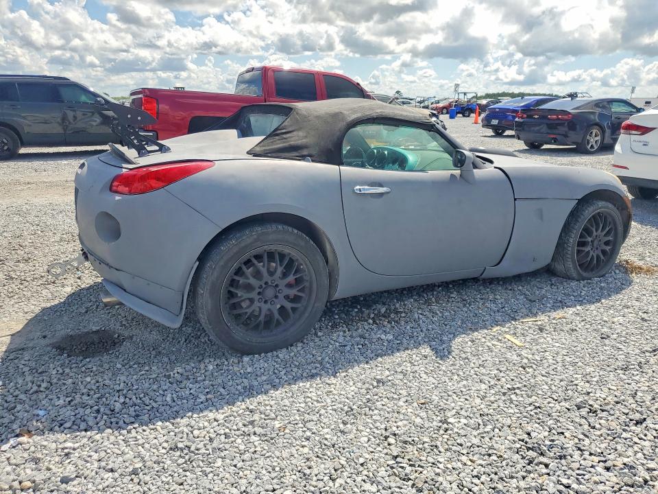 Photo 3 from auction – 2006 PONTIAC SOLSTICE with VIN 1G2MB33B66Y102458