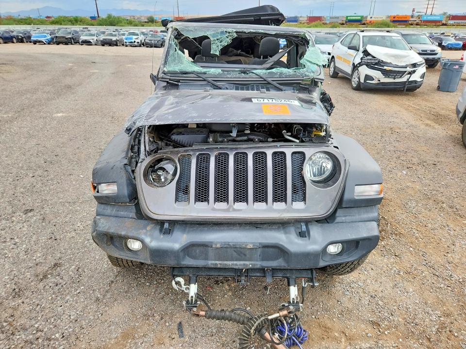 Снимка 5 от търг – 2018 JEEP WRANGLER UNLIMITED с VIN 1C4HJXDN8JW205398
