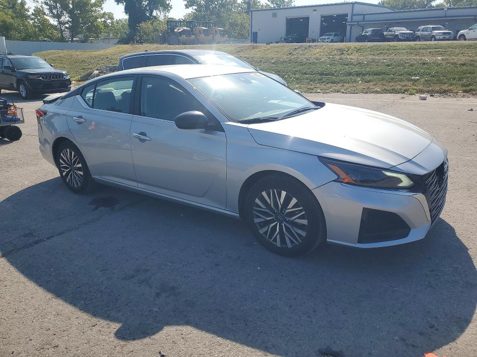 Photo 4 from auction – 2025 NISSAN ALTIMA with VIN 1N4BL4DV6SN403683