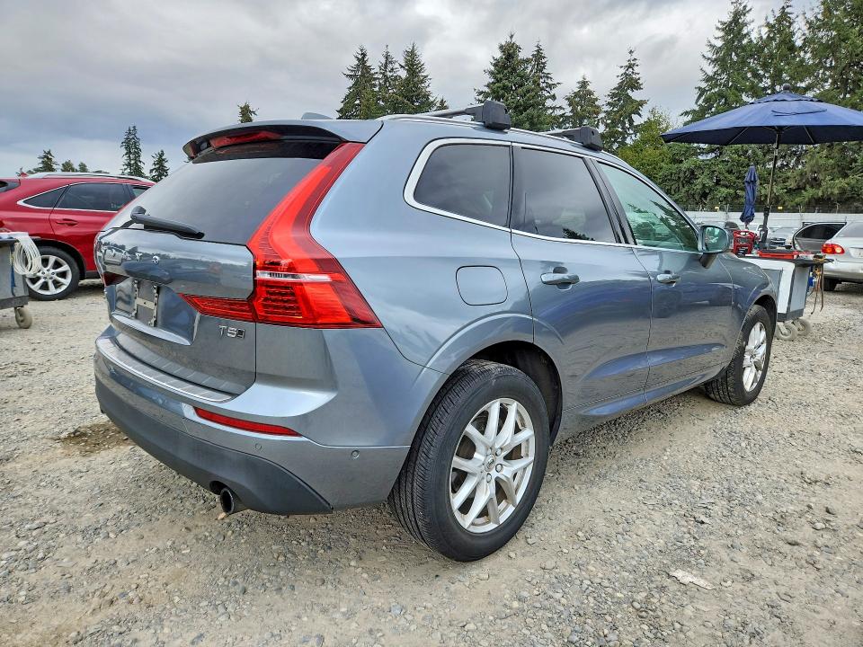 Photo 3 from auction – 2018 VOLVO XC60 with VIN LYV102RK2JB101551