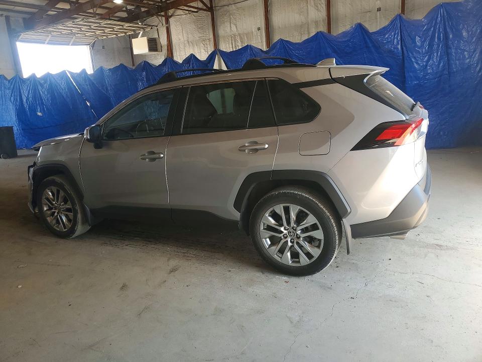 Photo 2 from auction – 2021 TOYOTA RAV4 with VIN 2T3A1RFVXMC177313