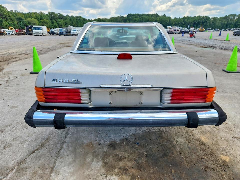 Photo 6 from auction – 1987 MERCEDES-BENZ 560 with VIN WDBBA48D0HA068906