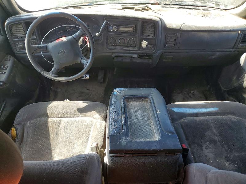 Photo 8 from auction – 2002 CHEVROLET SILVERADO with VIN 2GCEC19V321372652
