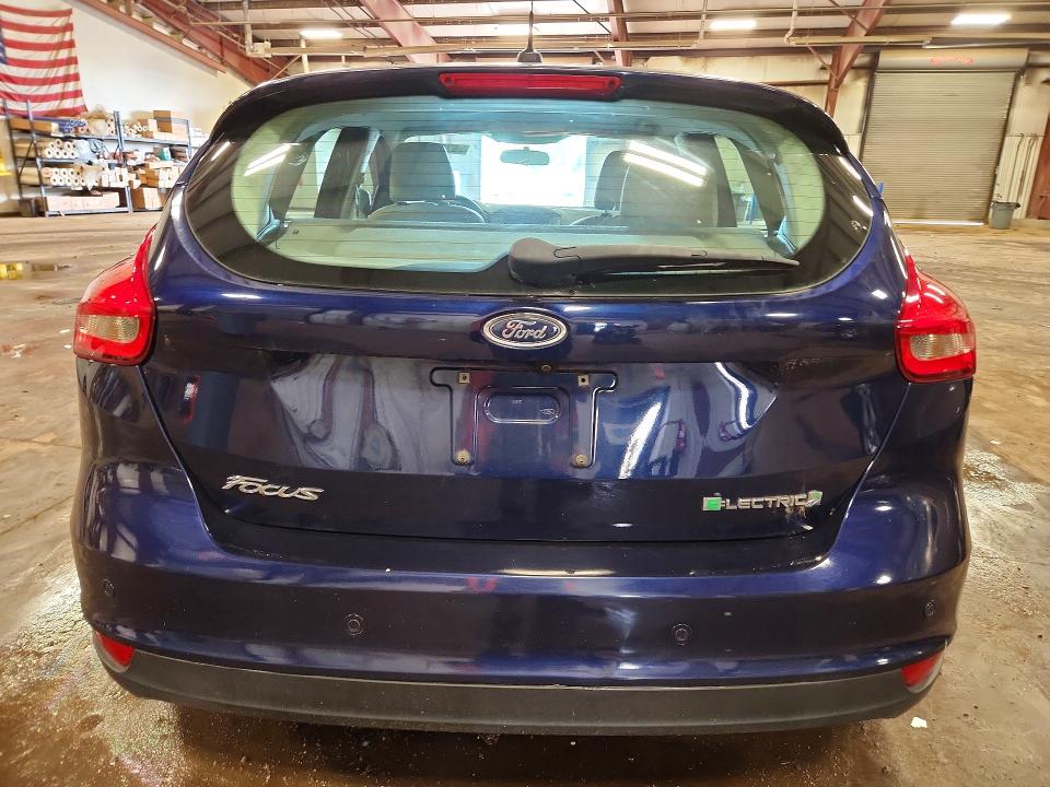 Photo 6 from auction – 2017 FORD FOCUS with VIN 1FADP3R43HL269940