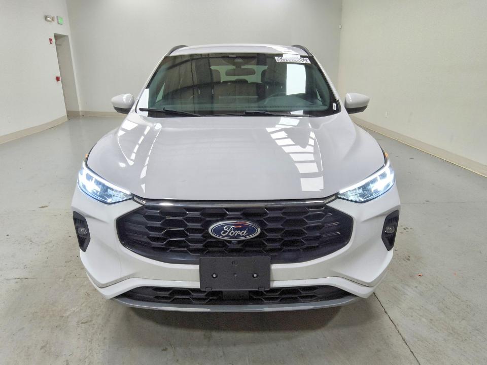 Photo 5 from auction – 2023 FORD ESCAPE with VIN 1FMCU9NAXPUA32377