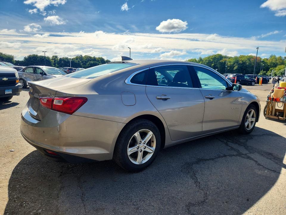 Photo 3 from auction – 2023 CHEVROLET MALIBU with VIN 1G1ZD5ST0PF210792
