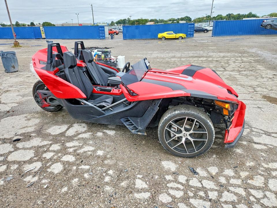 Photo 4 from auction – 2016 POLARIS SLINGSHOT with VIN 57XAAPFA4G7117647