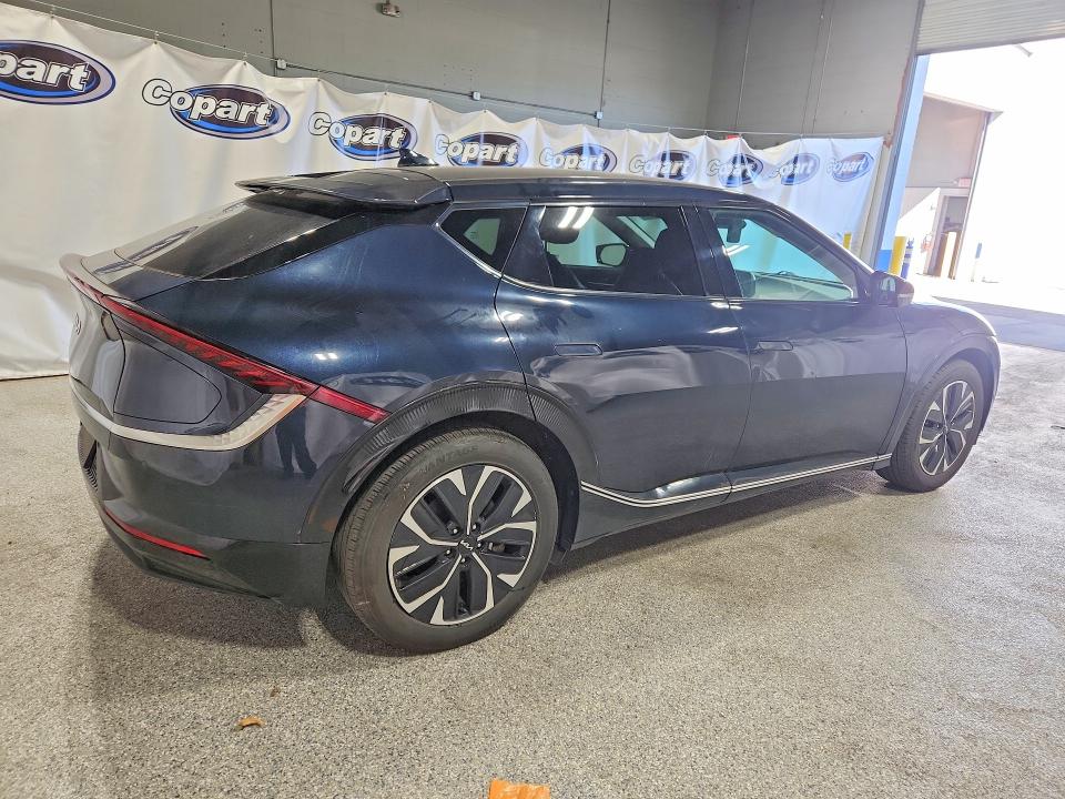 Photo 3 from auction – 2023 KIA EV6 with VIN KNDC34LA9P5611478