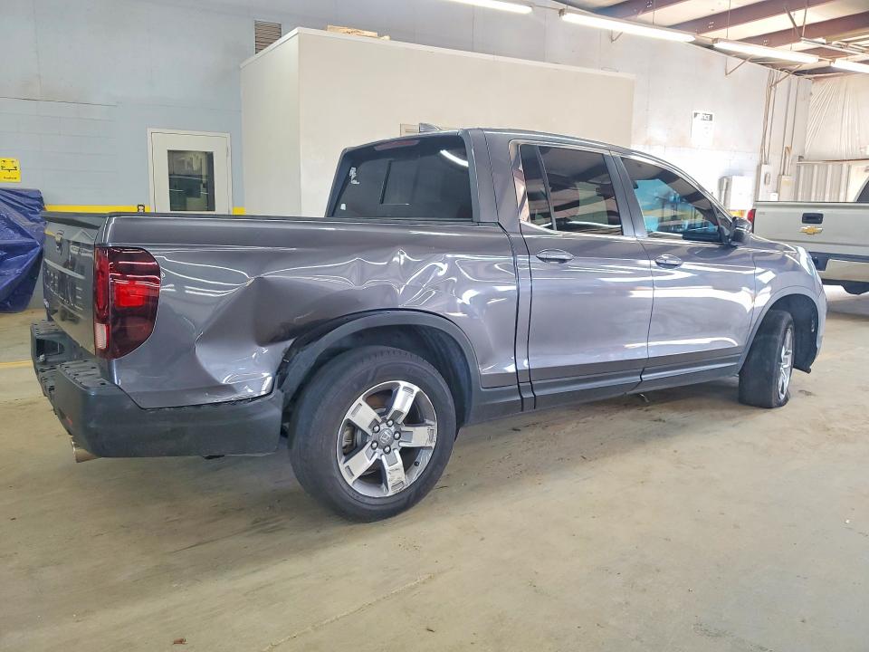 Photo 3 from auction – 2025 HONDA RIDGELINE with VIN 5FPYK3F56SB040287